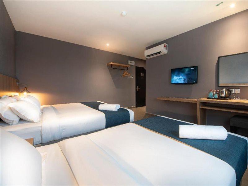Orange Business Hotel Петалинг-Джая Экстерьер фото
