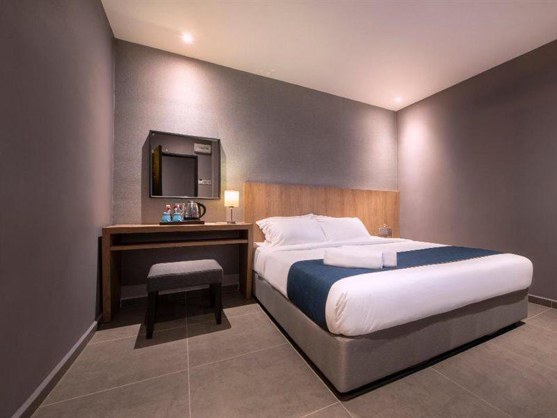 Orange Business Hotel Петалинг-Джая Экстерьер фото
