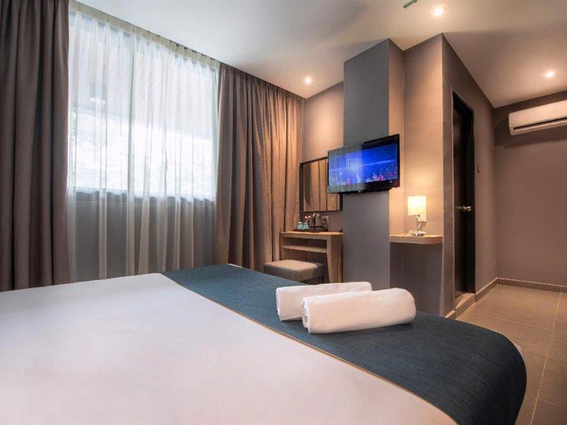 Orange Business Hotel Петалинг-Джая Экстерьер фото
