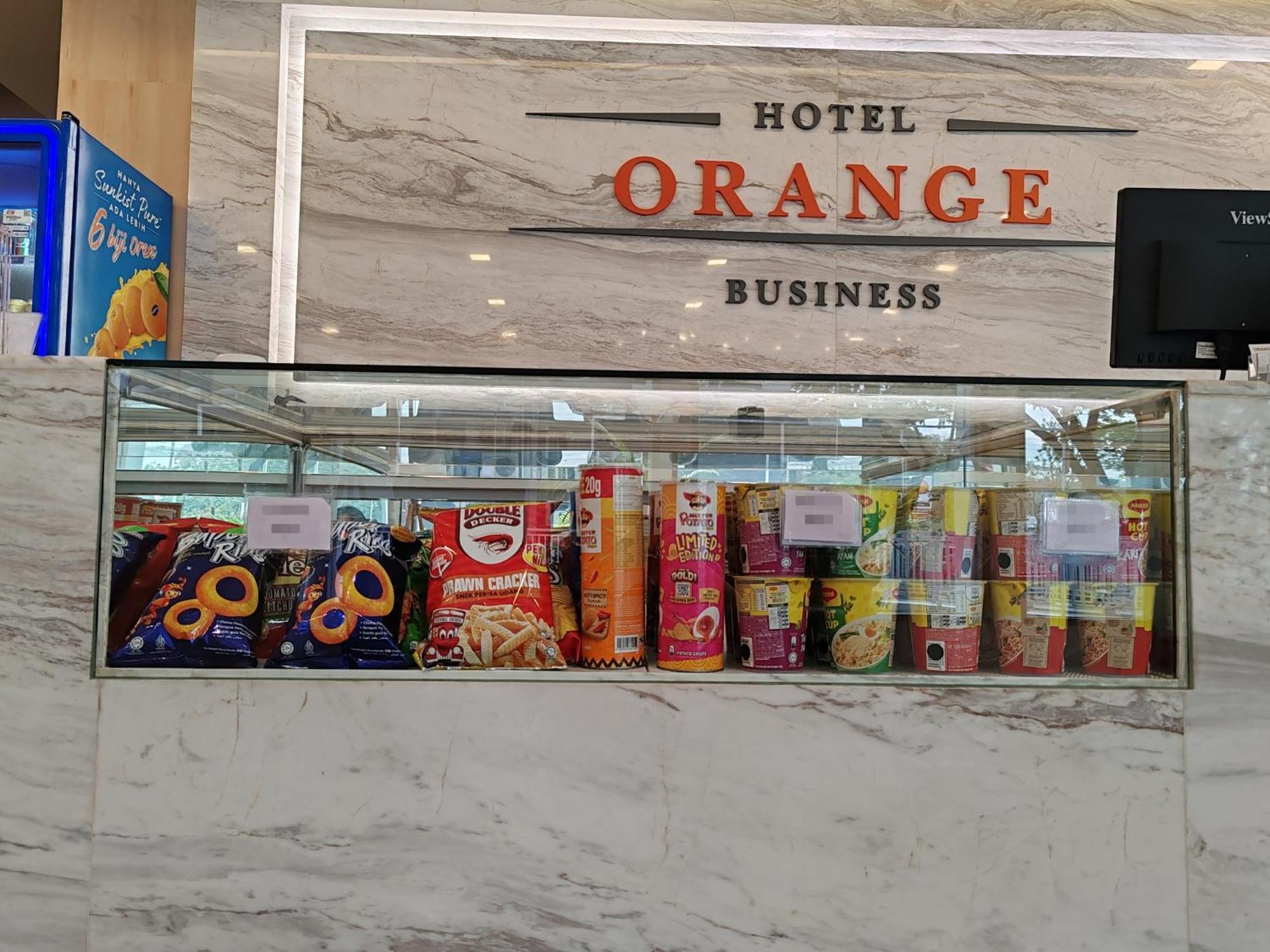 Orange Business Hotel Петалинг-Джая Экстерьер фото