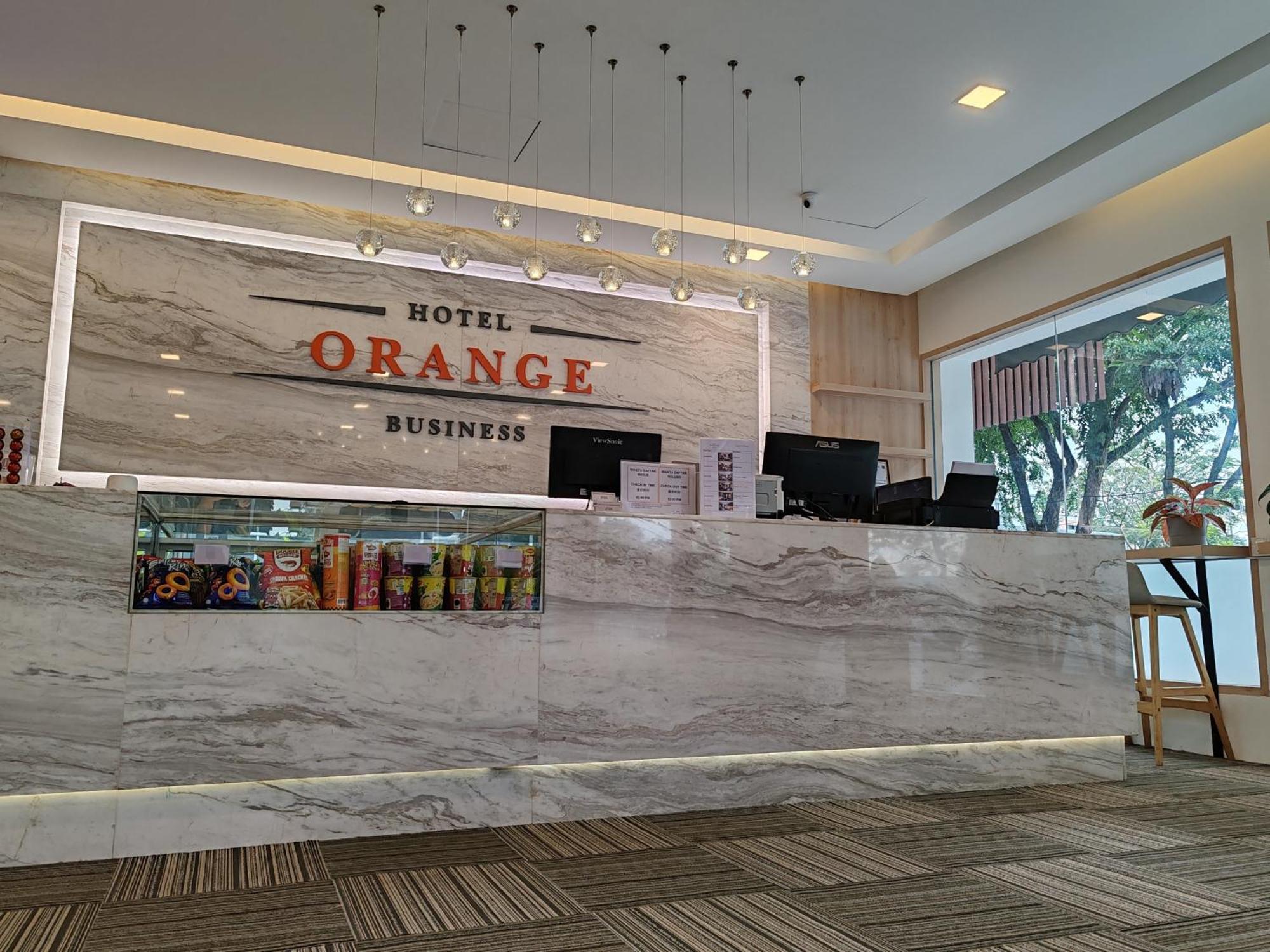 Orange Business Hotel Петалинг-Джая Экстерьер фото