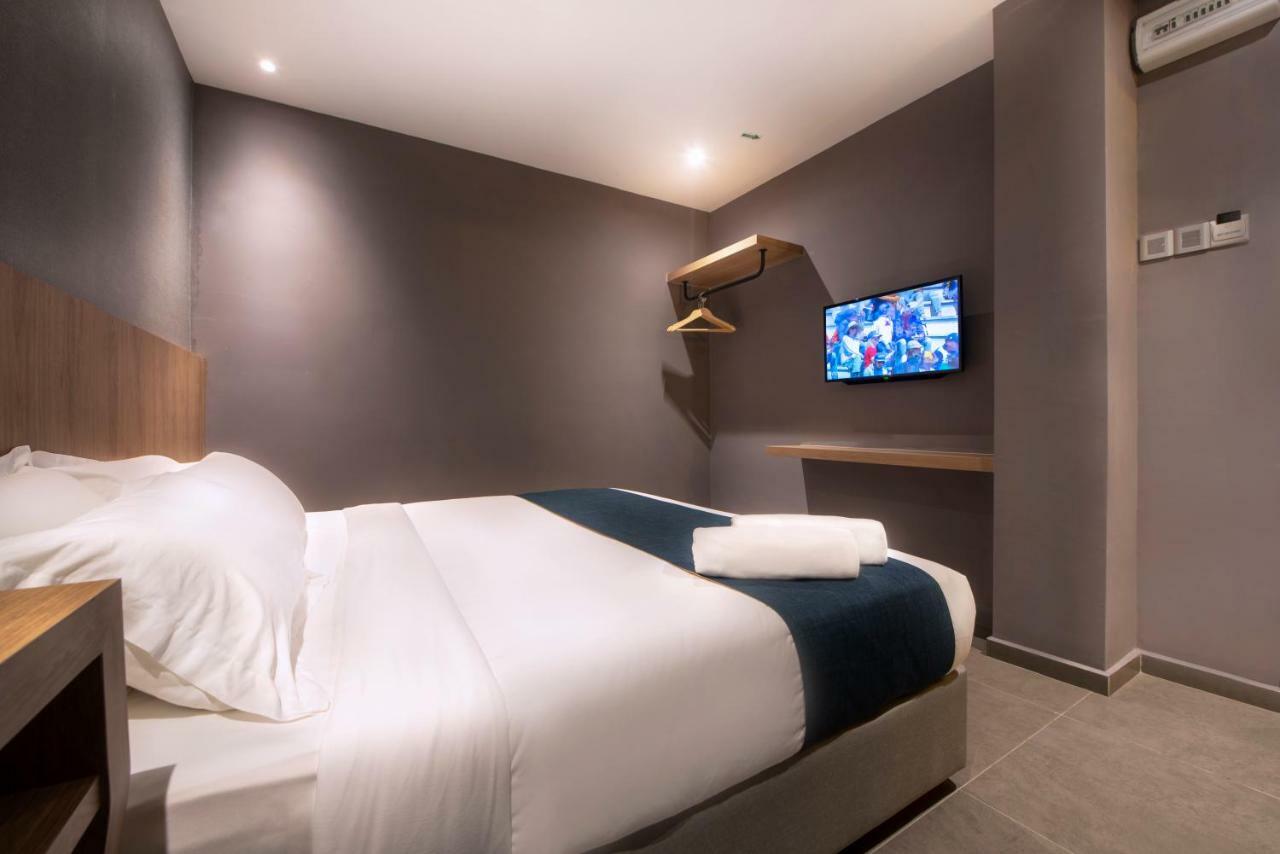 Orange Business Hotel Петалинг-Джая Экстерьер фото