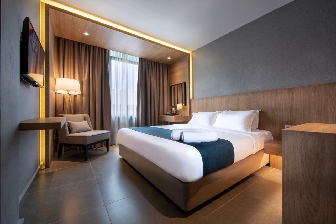 Orange Business Hotel Петалинг-Джая Экстерьер фото
