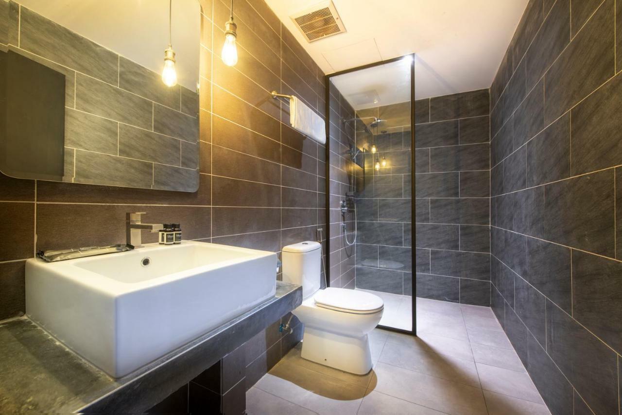 Orange Business Hotel Петалинг-Джая Экстерьер фото