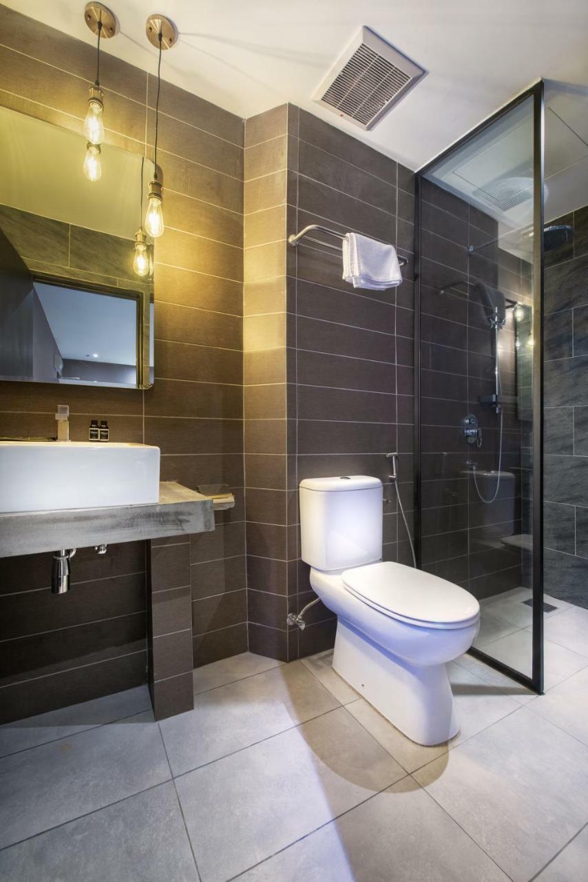Orange Business Hotel Петалинг-Джая Экстерьер фото