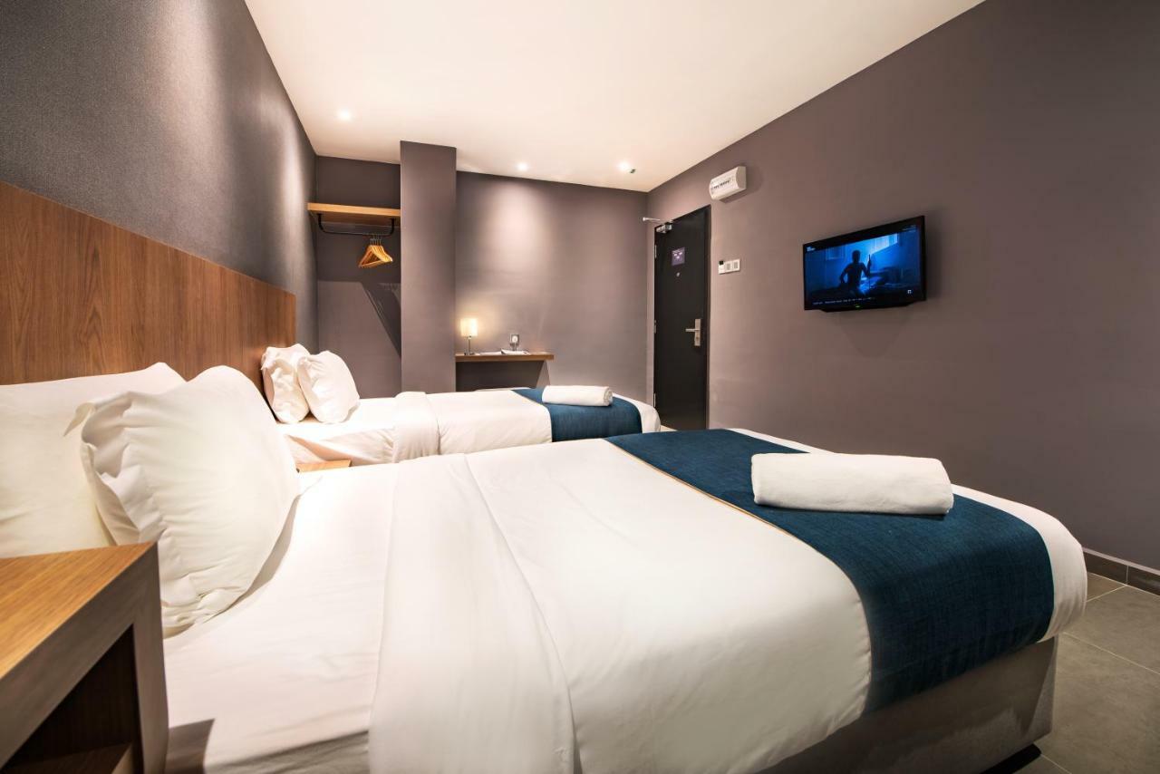 Orange Business Hotel Петалинг-Джая Экстерьер фото